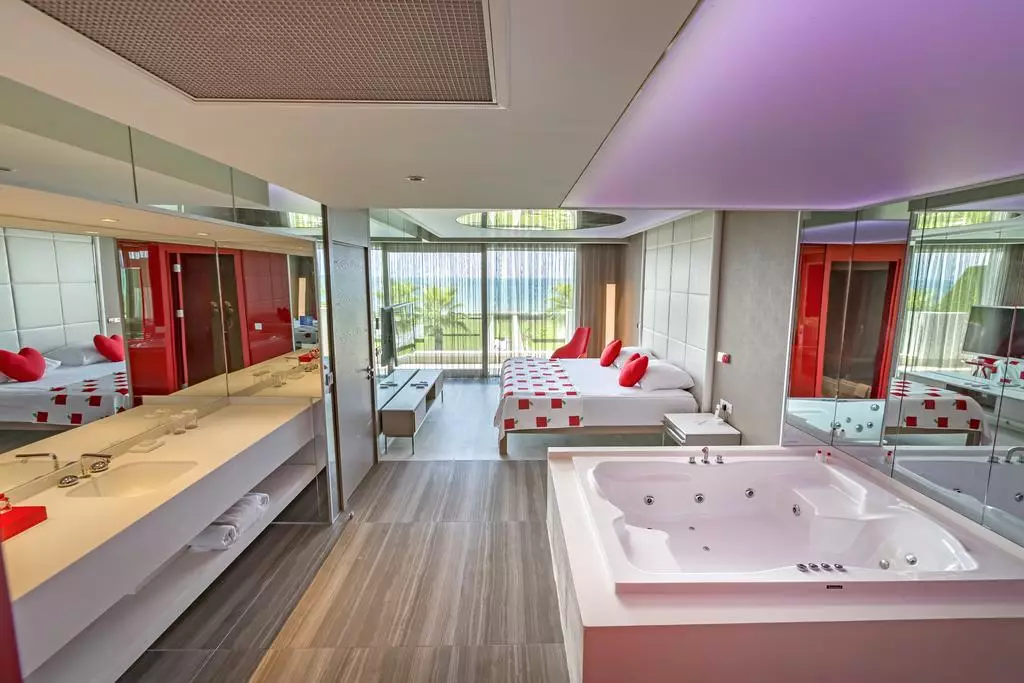 هتل آدم و حوا آنتالیا